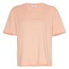 Moss Copenhagen Terina Organic Small Logo Tee Salmon/Persimmo | T-Shirts