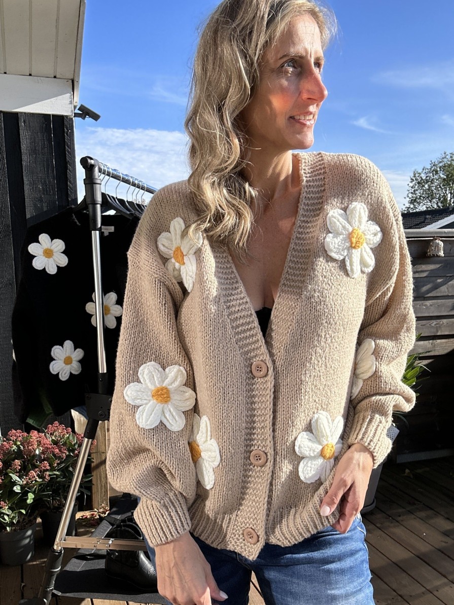 Gown Isa Margurit Cardigan 2398 Med Handlavet Blomster Sand | Strik