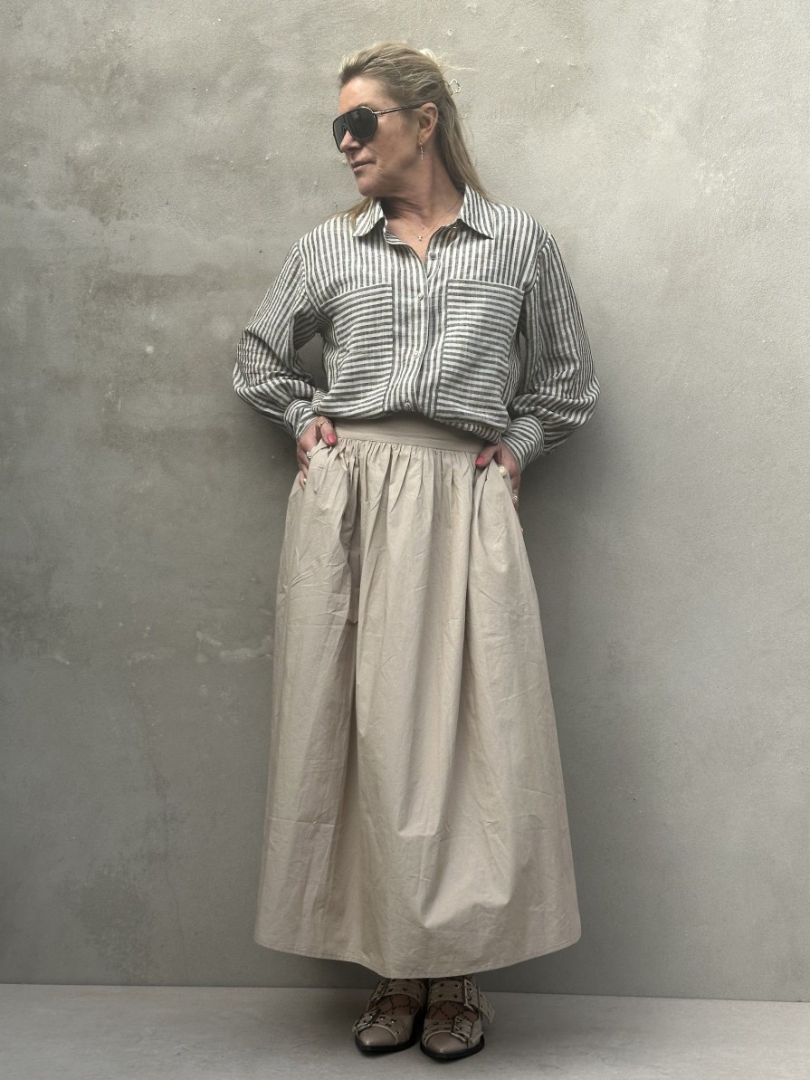 Gaspar Vienna Poplin Skirt Sand (Preorder Levering Slut April) | Nederdele